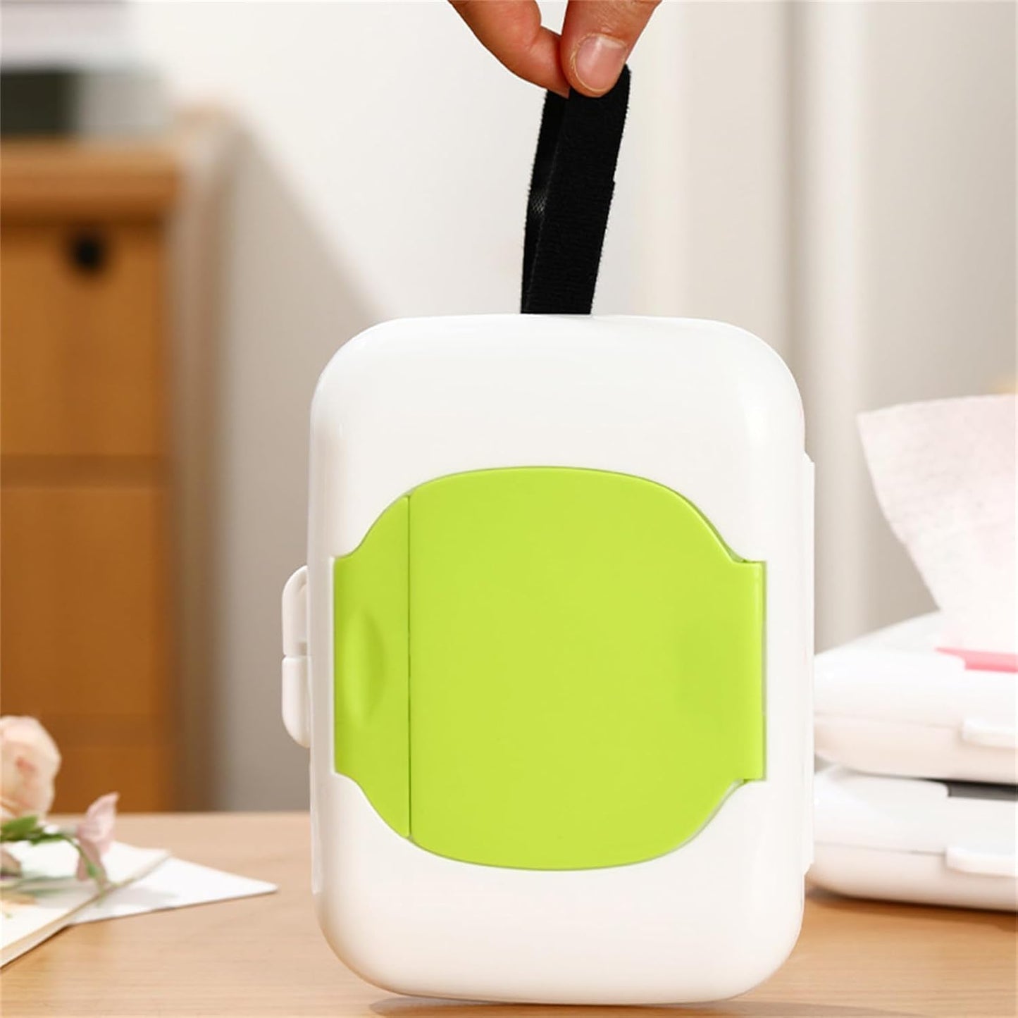 Refillable Wipe Holder Reusable Travel Wet Wipe Container Baby Wipe Hanging Box Case Baby Strollers Wipes Dispensers