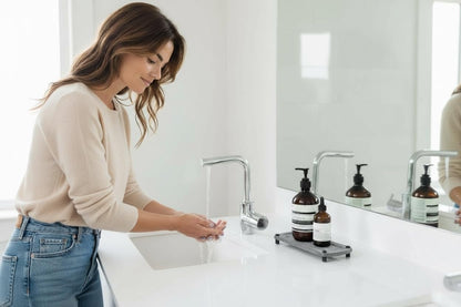 Premium Sink Caddy – Water-Absorbing Diatomaceous Earth Tray for Sink, Elevated Stainless Steel Feet, Non-Toxic, Fast-Drying, Kitchen or Bathroom