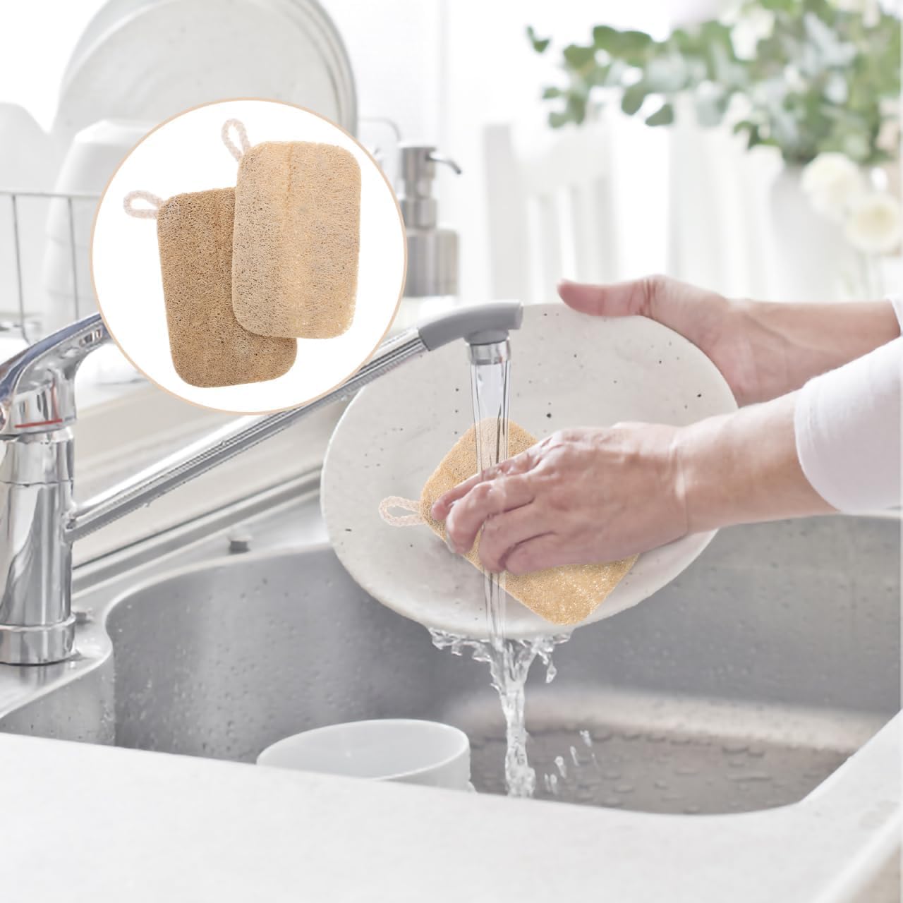 Kitchen Dish Soap Dispenser with Sponge Holder, 2-in-1 Countertop Soap Pump Dispenser, Soap Dispenser for Kitchen Sink with 2-Packs Wire Dishwashing Rag,Black