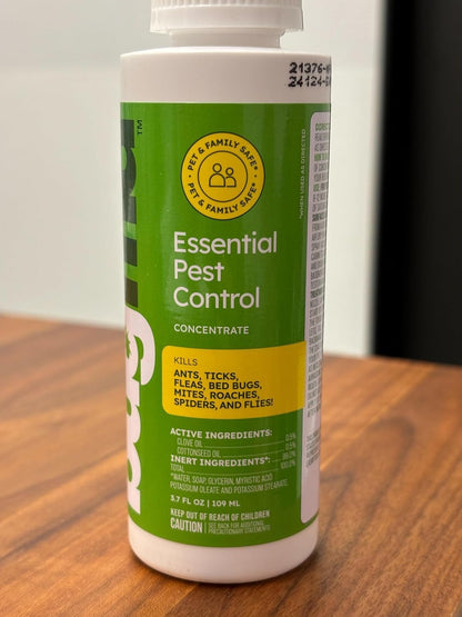BugMD Empty Refillable Spray Bottle 32 oz for Pest Control Essential Oil Concentrate (Sold Separately), 3 Modes