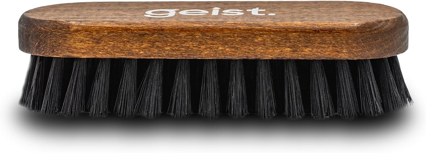 Geist. Leather & Upholstery Cleaning Brush Medium | To clean car seats, leather sofas, and alcantara | For car interiors, furniture, boots, shoes, bags and more