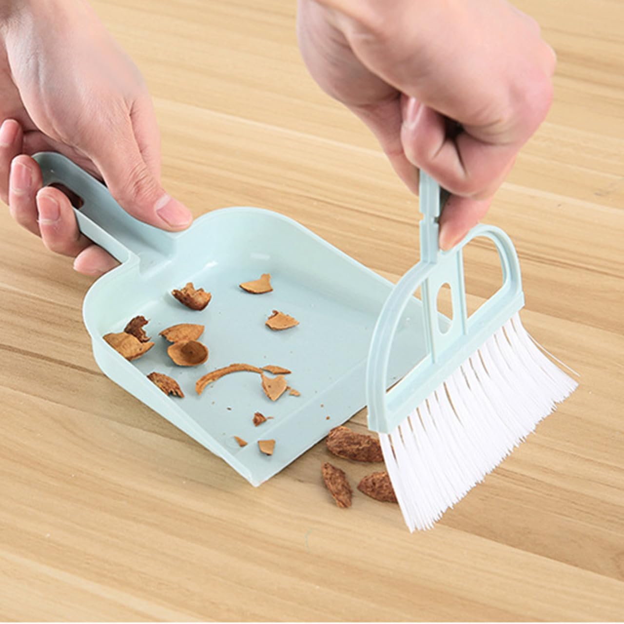 6Set Small Dustpan and Brush Set Small Cleaning Brush Portable Hand Broom for Office Kitchen Table Desk Keyboard Cars and Pet Nest Floor Cleaning Supplies