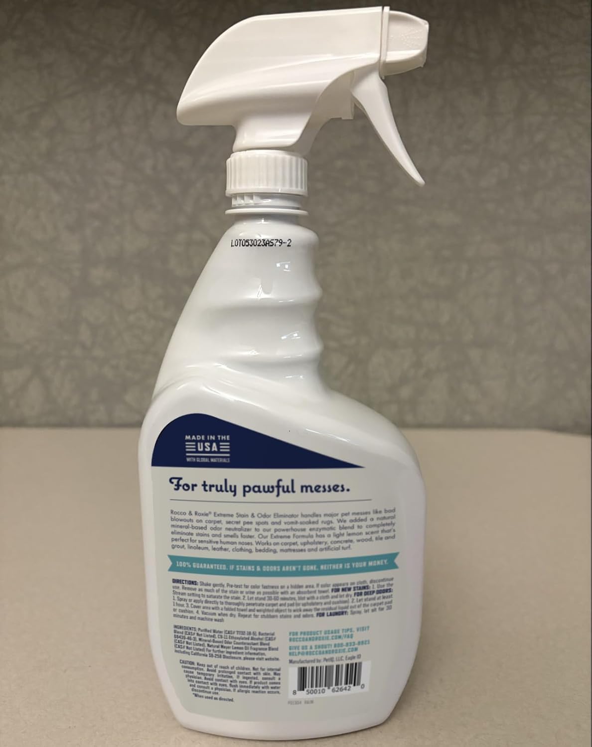 Rocco & Roxie Supply Co. Stain & Strong Odor Eliminator, Enzyme Cleaner, Pet Odor Eliminator for Home - Carpet Stain Remover for Cats & Dog Pee - Urine Destroyer - Carpet Cleaner Spray Clear, 32 Fl Oz
