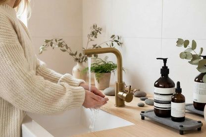 Premium Sink Caddy – Water-Absorbing Diatomaceous Earth Tray for Sink, Elevated Stainless Steel Feet, Non-Toxic, Fast-Drying, Kitchen or Bathroom