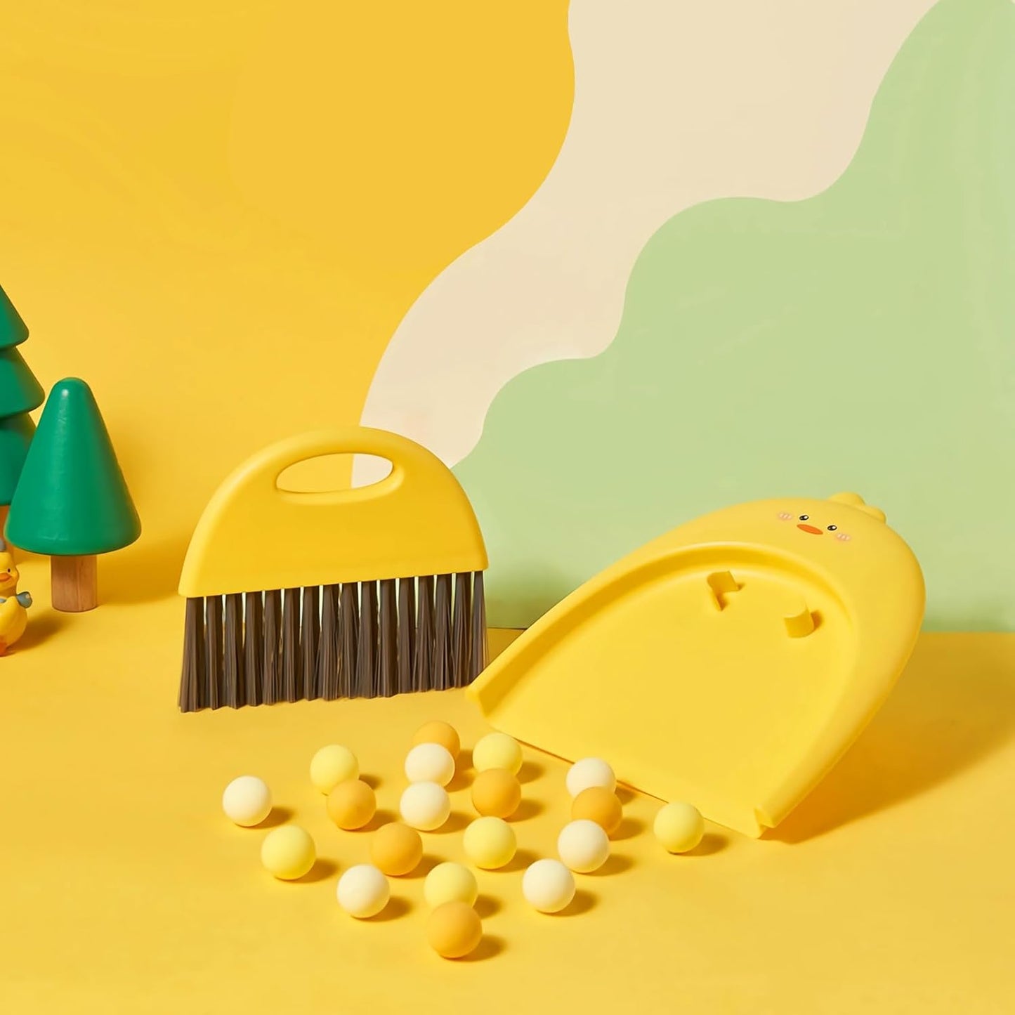 Small Broom and Dustpan Set,1pc Dust Pan and Brush Set,Cute Little Yellow Hand Mini Broom and Dustpan Set,Small dust pan Mini for Tabletop Debris,Keyboards&Clean Pet Cages Guinea Pig Cage(Chick)
