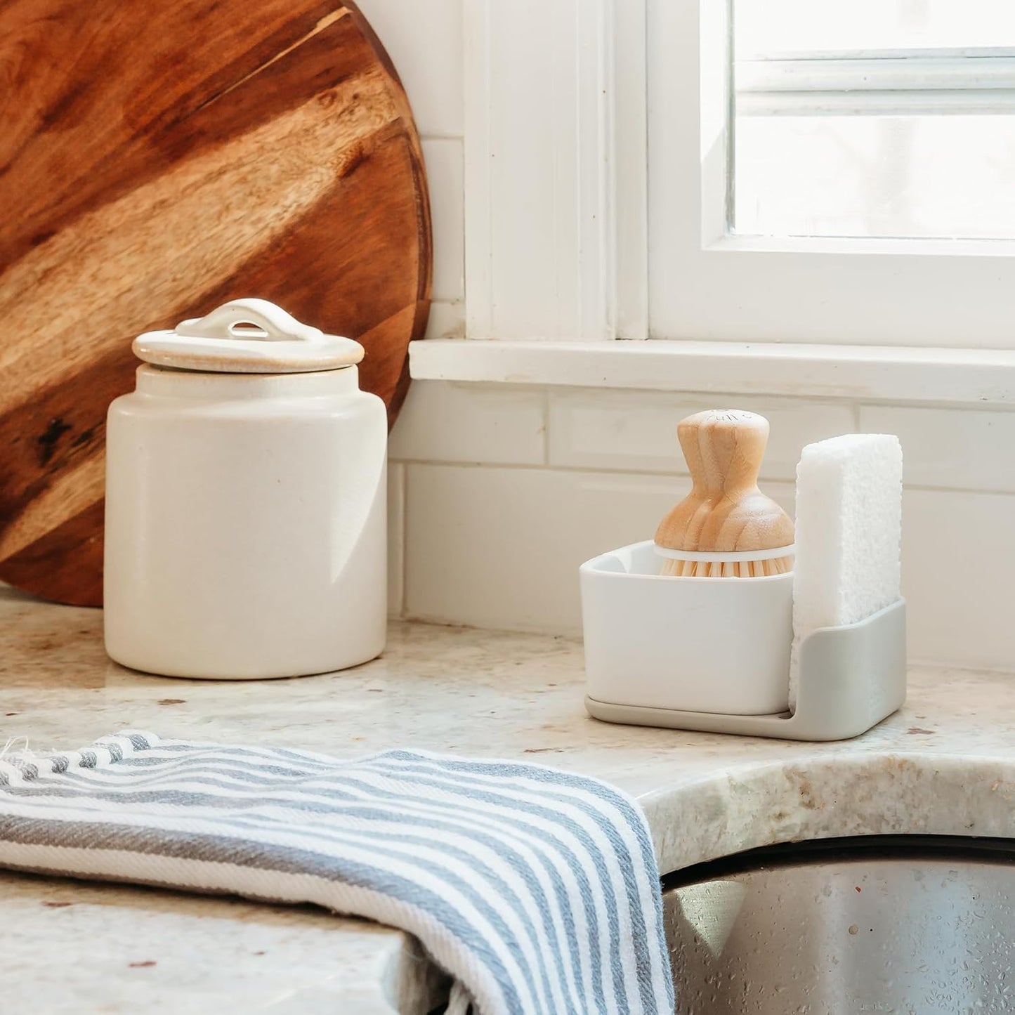Full Circle Bubble Up Bamboo Dish Brush & Ceramic Soap Dispenser – Family Safe, Formaldehyde-Free – Kitchen Scrub Brush for Dishes, Nonstick & Cast Iron, White