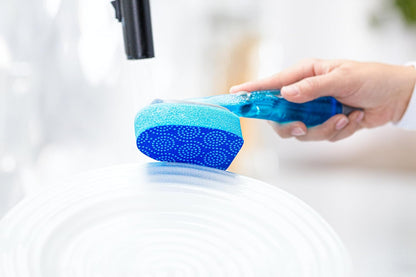 Scotch-Brite Scrub Dots Non-Scratch Soap-Dispensing Dishwand, 1 Count, Keeps Hands Out of The Mess, Fits All Scotch-Brite Refills, Assorted Colors