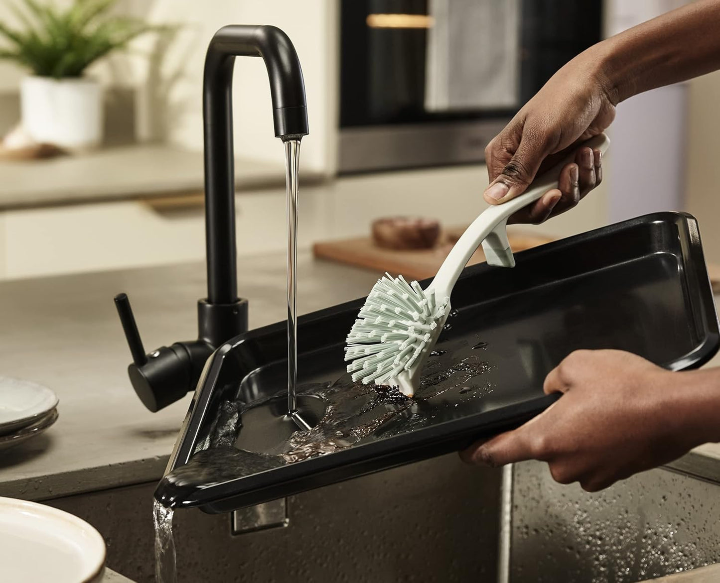 Joseph Joseph Edge Dish Brush with Integrated Sink Rest, Grey