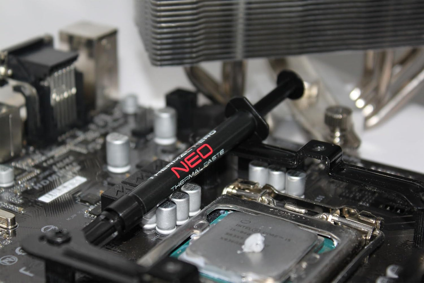NEO (1g) Thermal Paste for Basic Applications: Suitable for All CPUs (AMD & Intel) GPUs Xbox PS4 PS5 Includes Cleaning Cloth and Spatula