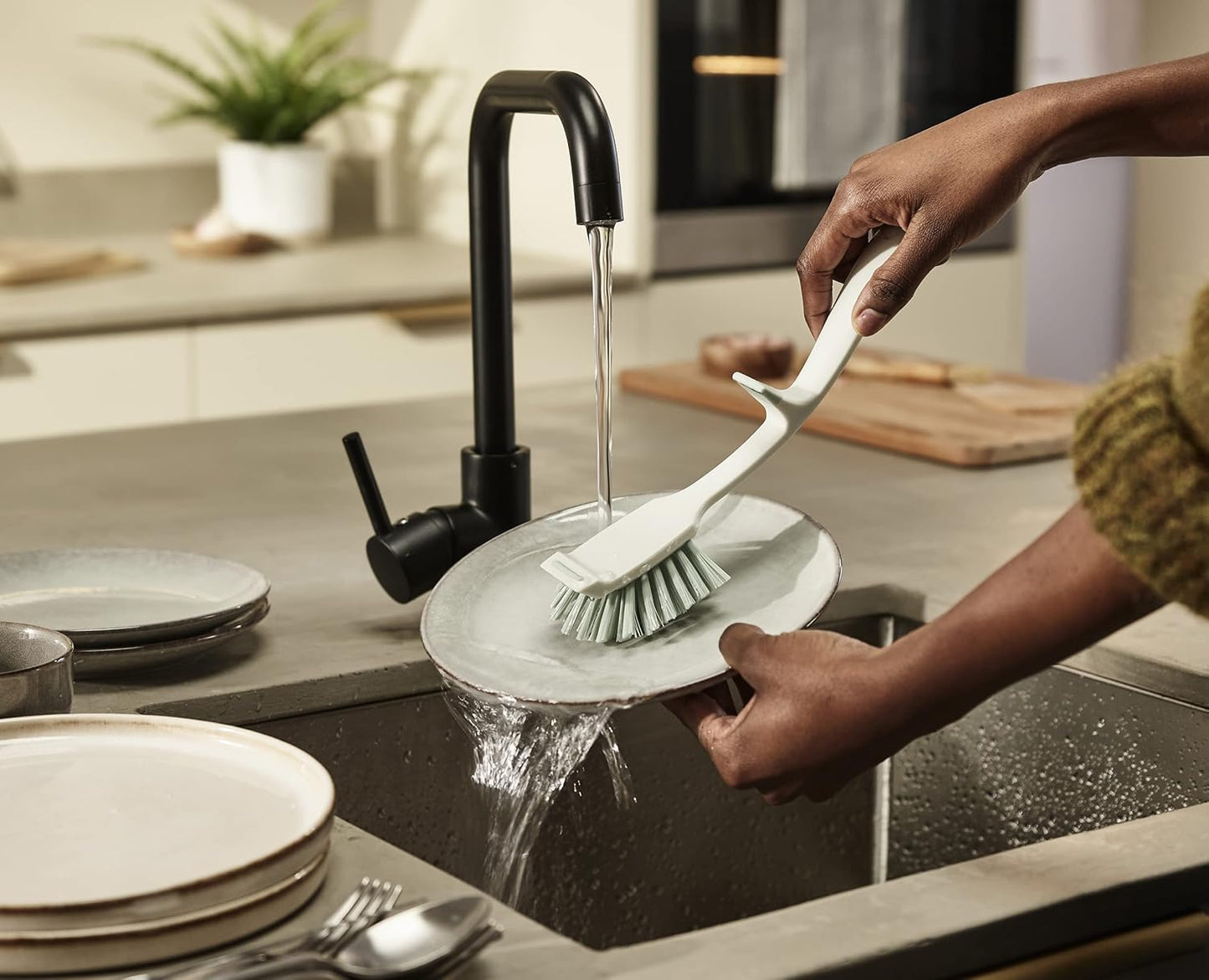 Joseph Joseph Edge Dish Brush with Integrated Sink Rest, Grey