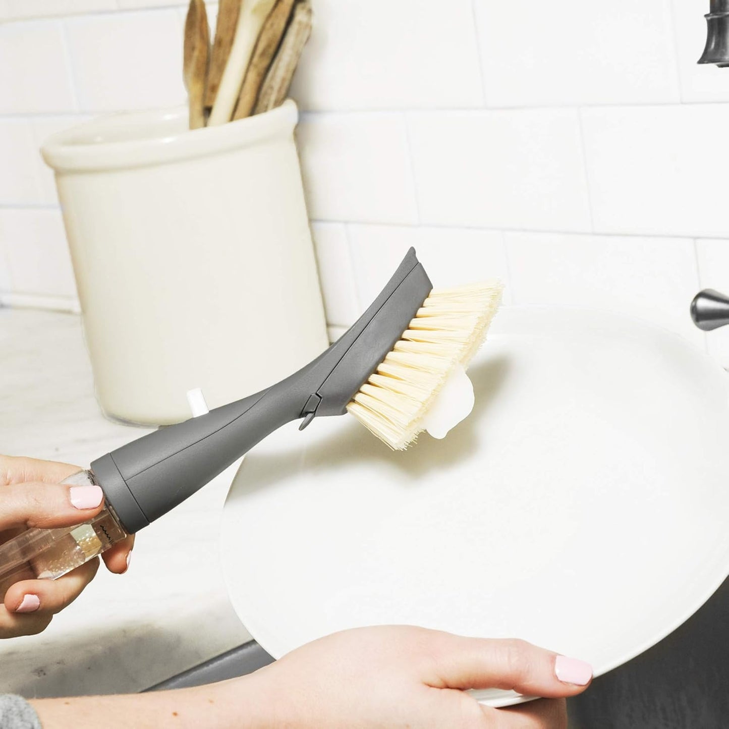 Full Circle FOMO Foam Soap Dispensing Dish Brush, 1 EA, Grey