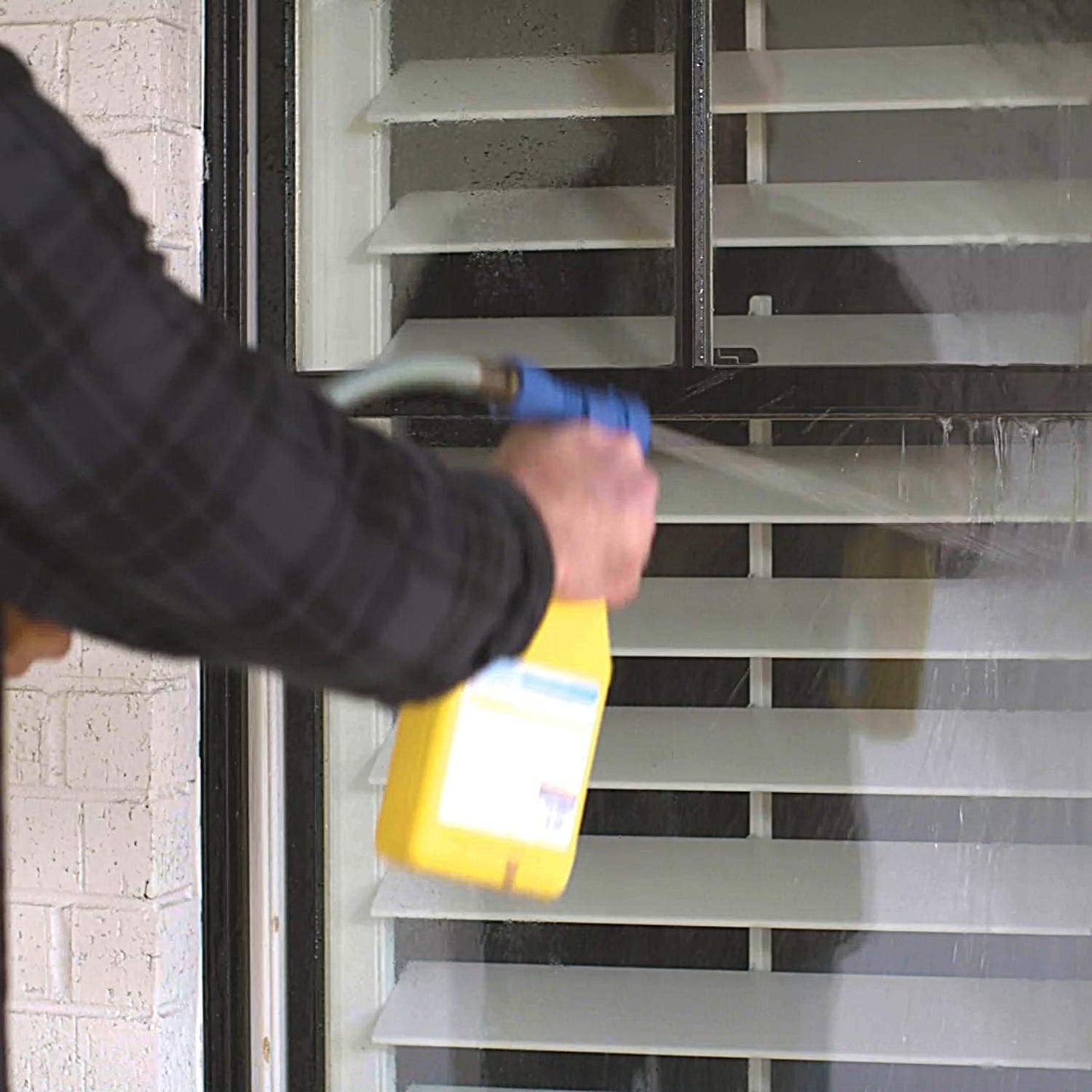 Zep Hose-End Outdoor Cleaner - 32 Ounces - U49910 - Great for Outdoor Glass and Surfaces