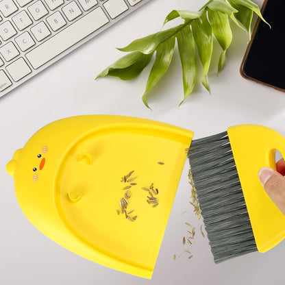 Small Broom and Dustpan Set,1pc Dust Pan and Brush Set,Cute Little Yellow Hand Mini Broom and Dustpan Set,Small dust pan Mini for Tabletop Debris,Keyboards&Clean Pet Cages Guinea Pig Cage(Chick)