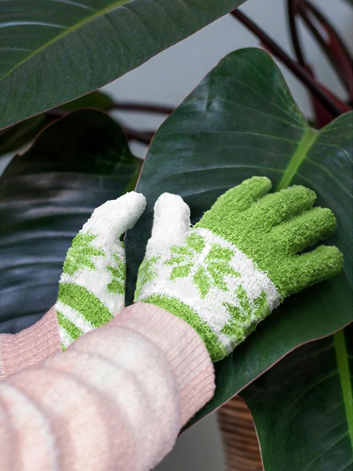 Patelai 3 Pairs Microfiber Plant Dusting Gloves Leaf Cleaning Gloves for Indoor Plants, Blinds, Furniture, House (Green Yellow,Blue,Pink,Medium)