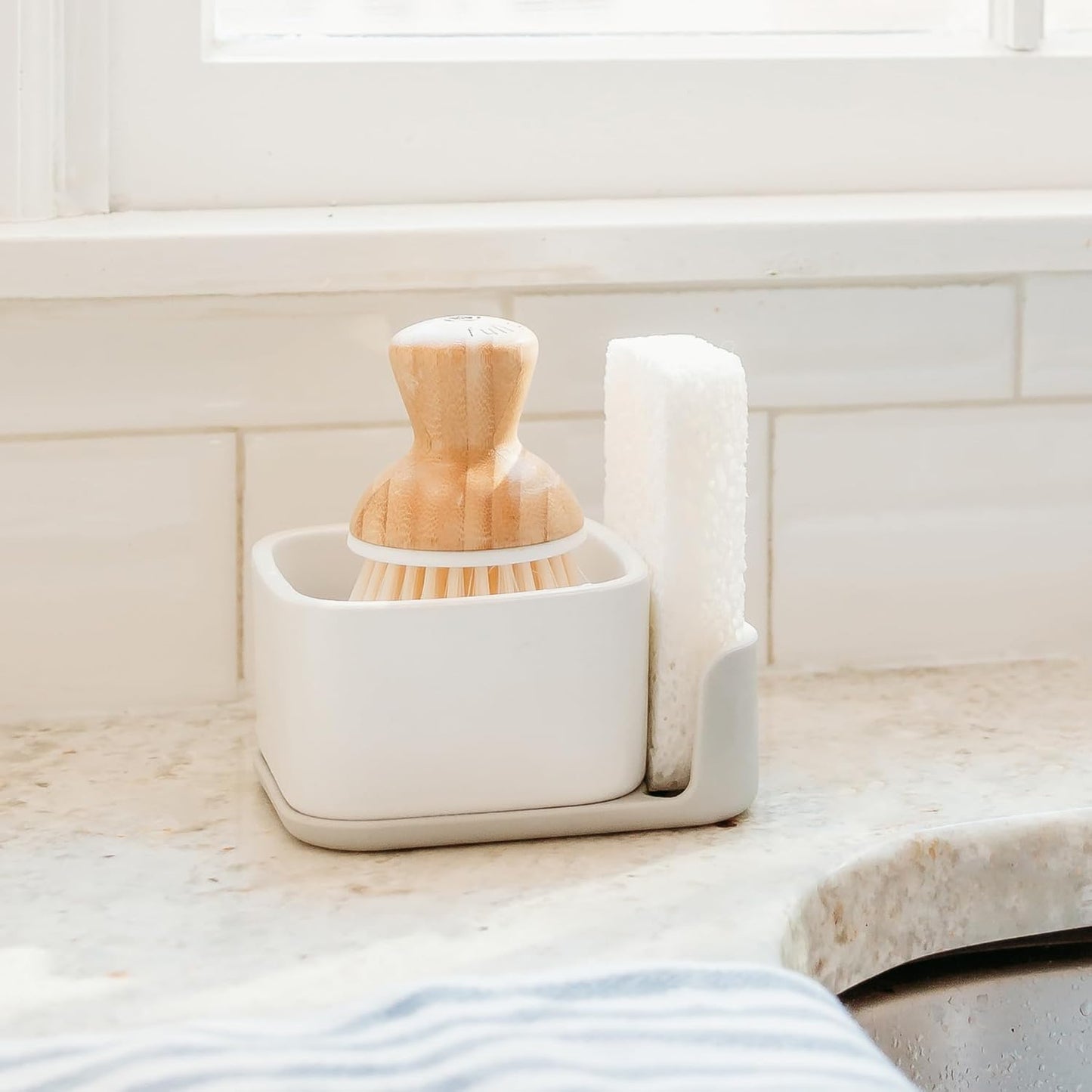 Full Circle Bubble Up Bamboo Dish Brush & Ceramic Soap Dispenser – Family Safe, Formaldehyde-Free – Kitchen Scrub Brush for Dishes, Nonstick & Cast Iron, White