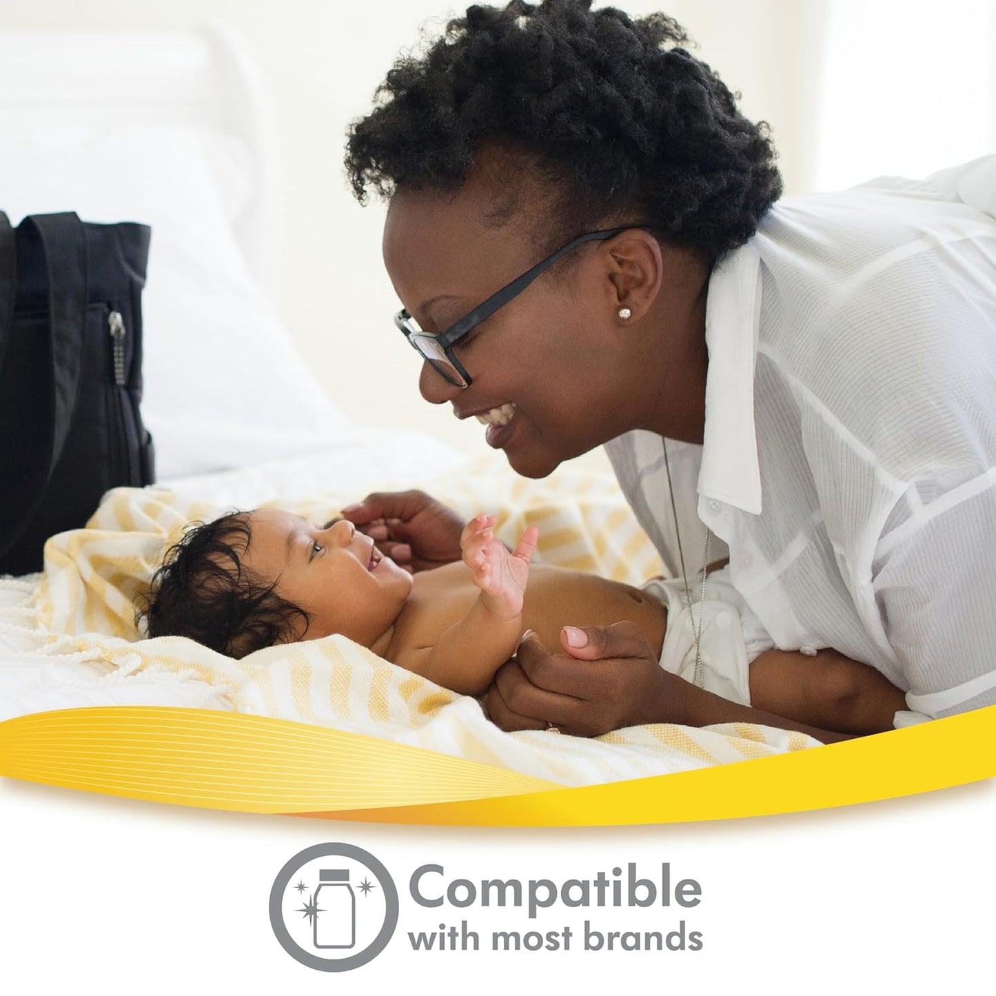 Medela Quick Clean Breast Pump and Accessory Sanitizer Spray Safe No Rinse Breastpump Sterilizer Eliminates 99.9 of Common Bacteria and Germs 8 Fluid Ounces, Clear