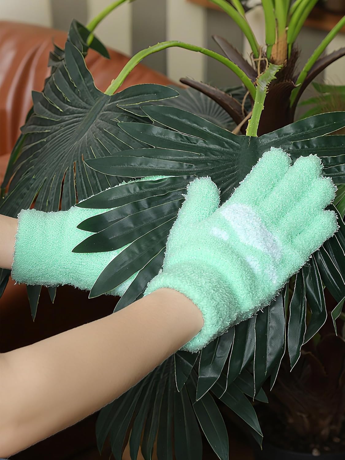 Patelai 3 Pairs Microfiber Plant Dusting Gloves Leaf Cleaning Gloves for Indoor Plants, Blinds, Furniture, House (Green Yellow,Blue,Pink,Medium)