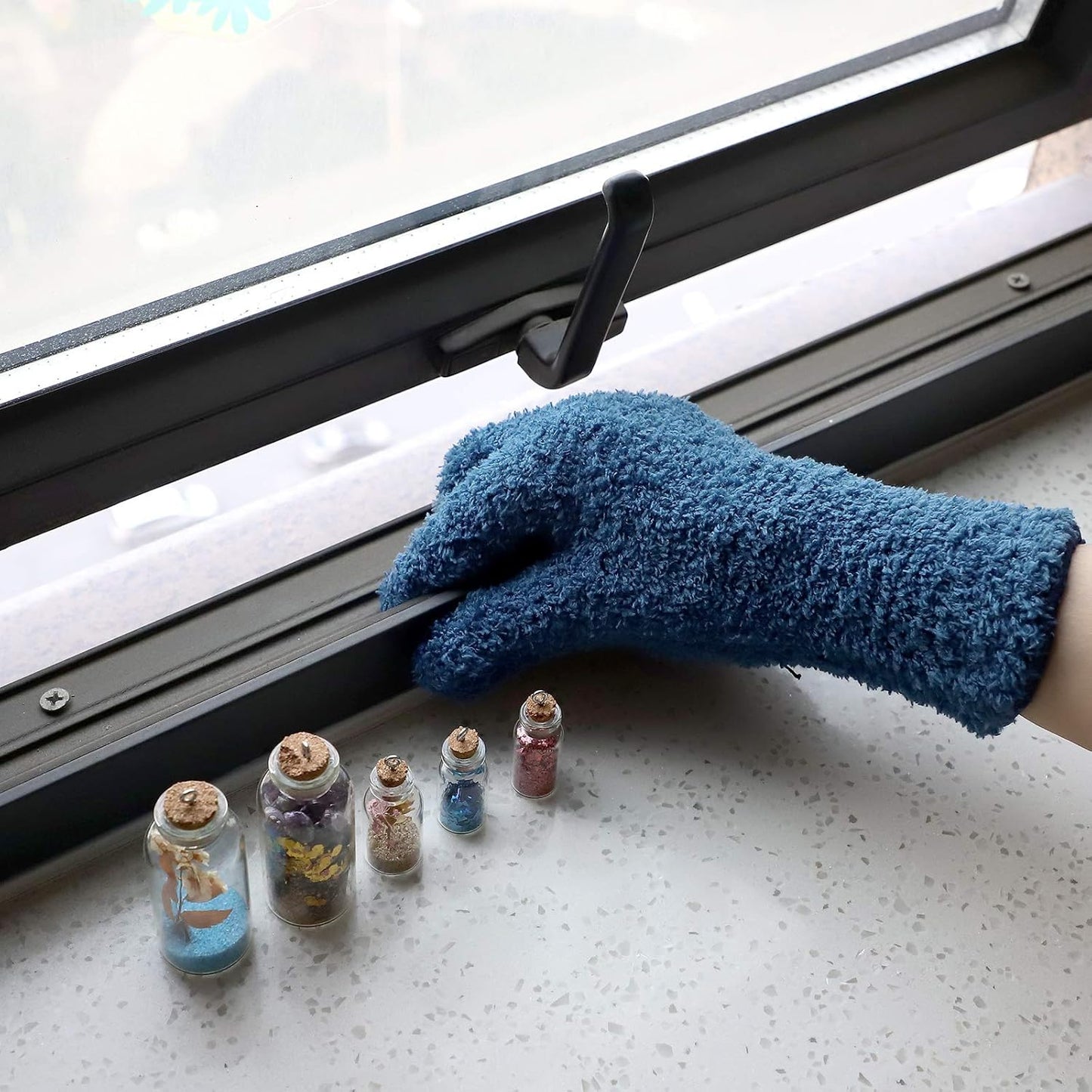 Patelai 2 Pairs Microfiber Gloves for plants Dusting Cleaning Glove Mittens House Cars Blinds Dusting(Blue, Grass Green,Large)
