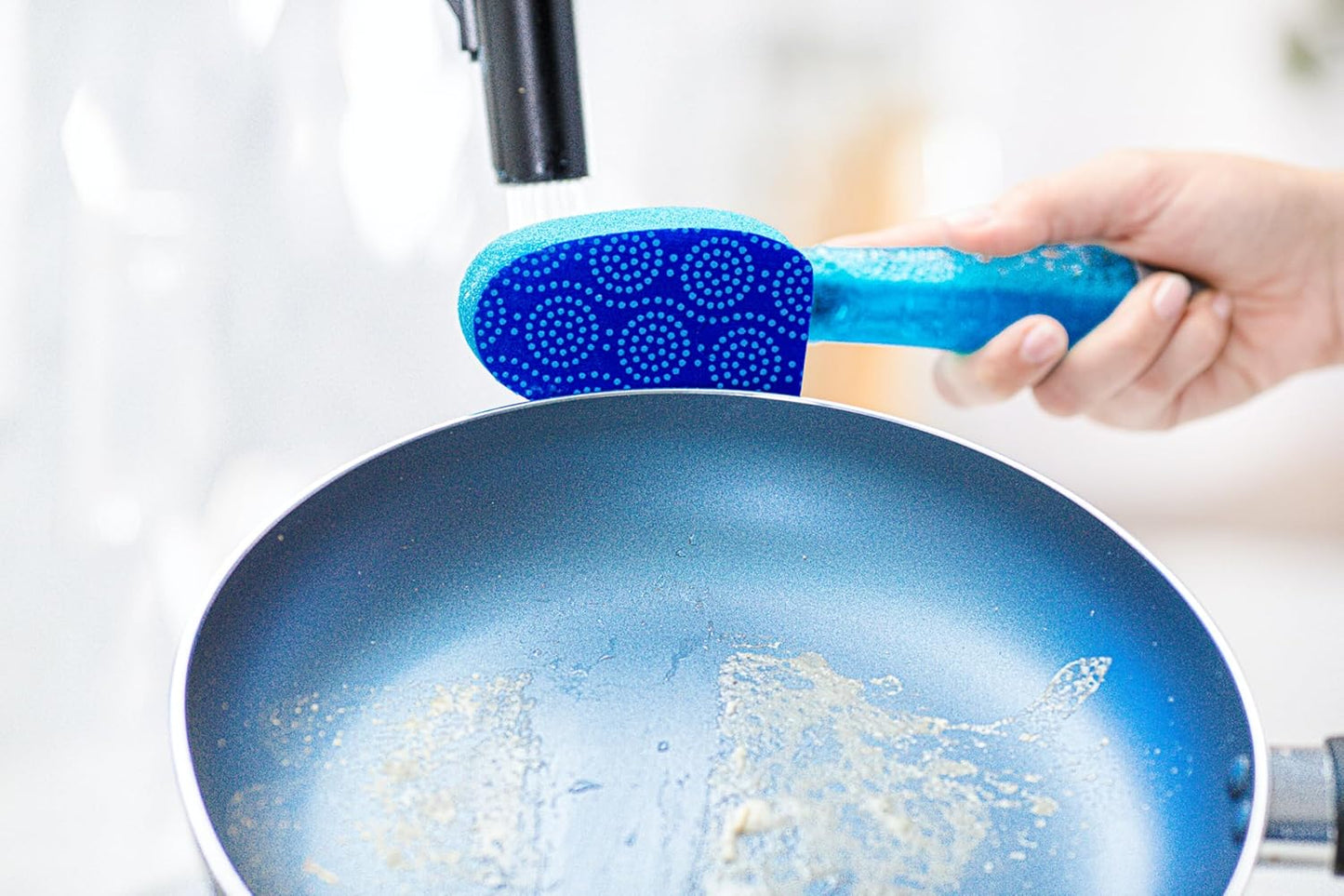 Scotch-Brite Scrub Dots Non-Scratch Dishwand Refills, Dishwand Refills for Cleaning Kitchen, Bathroom, and Household, Non-Scratch Refills Safe for Non-Stick Cookware, 18 Dishwand Refills