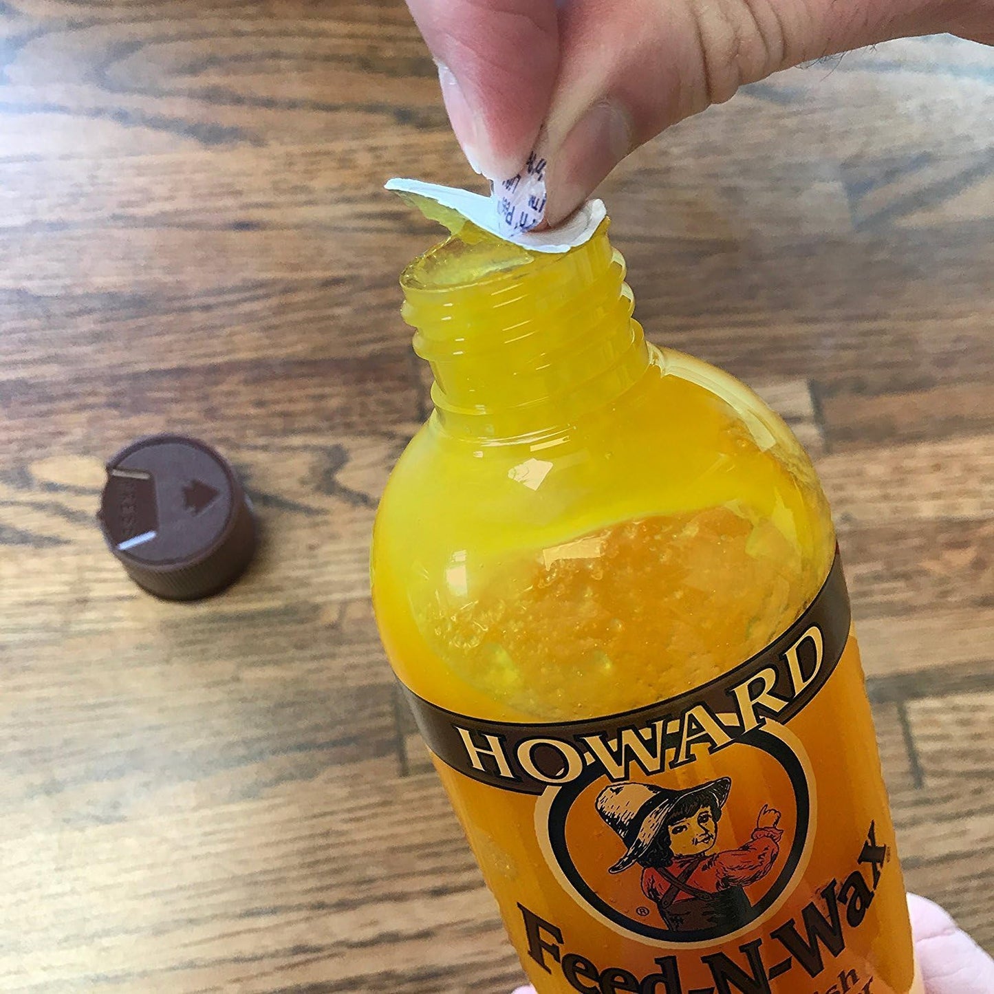 Howard Products Beeswax Wood Polish & Conditioner, Feed-N-Wax, Beeswax Furniture Polish For Wood, 16 Oz, Orange