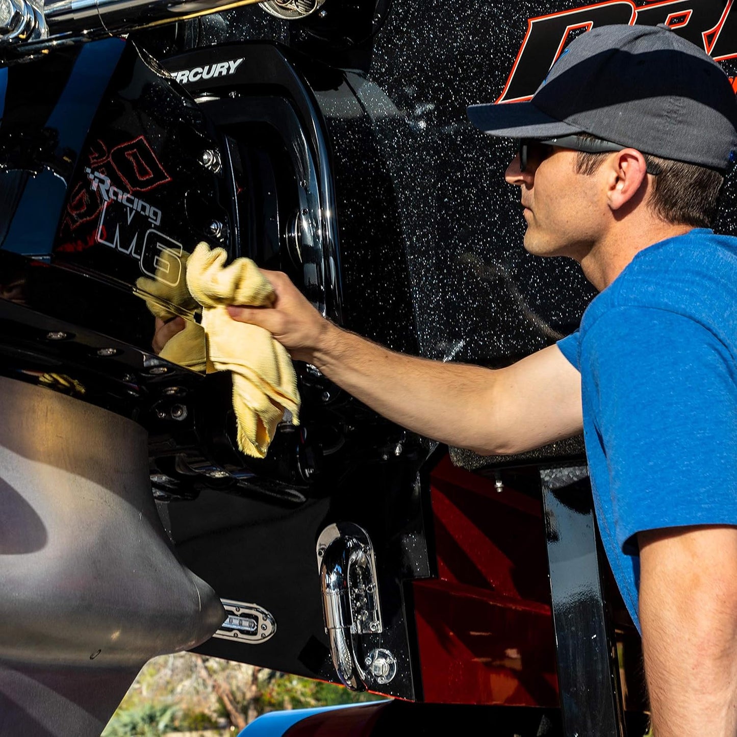 Meguiar's Extreme Marine Vinyl & Rubber Protectant M180132, 32 Oz Spray—Uv Protectant For Boat Owners & Rv Users; Use On Marine/Rv Vinyl And Rubber To Help Prevent Fading And Drying
