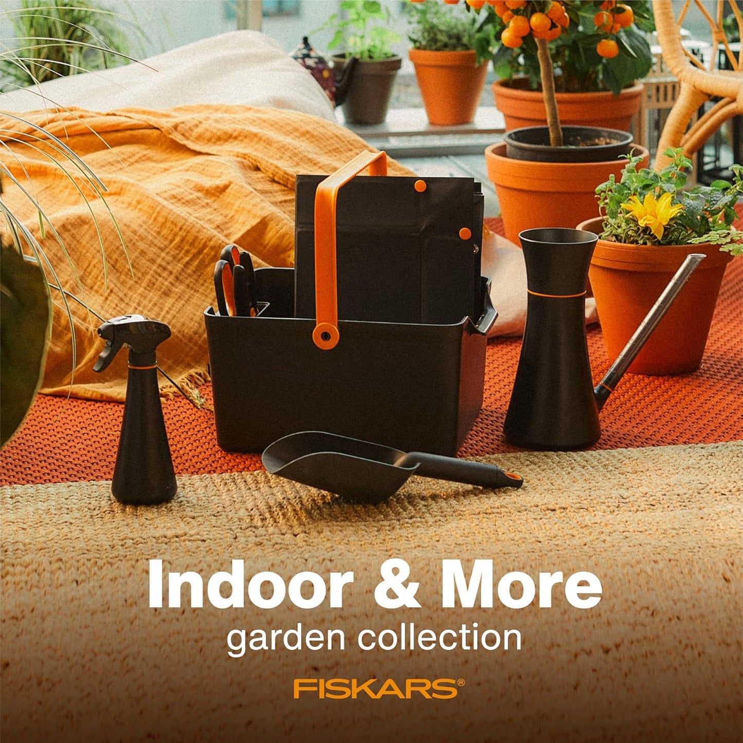 Fiskars Planting Soil Scoop & Brush Set, Dual-Sided Tool for Indoor Digging & Cleanup, Narrow Rigid End & Flexible Dustpan for Potting, Soft Bristles Sweep Debris, Recycled Plastic