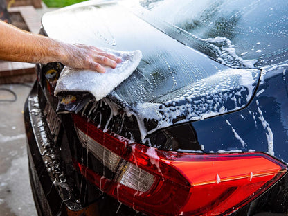 Meguiar's Professional Leather Cleaner & Conditioner D18001-1 Gallon Leather Cleaner & Conditioner Specifically Formulated for Automotive Interior Care, Delivers Professional Results, 128 Oz
