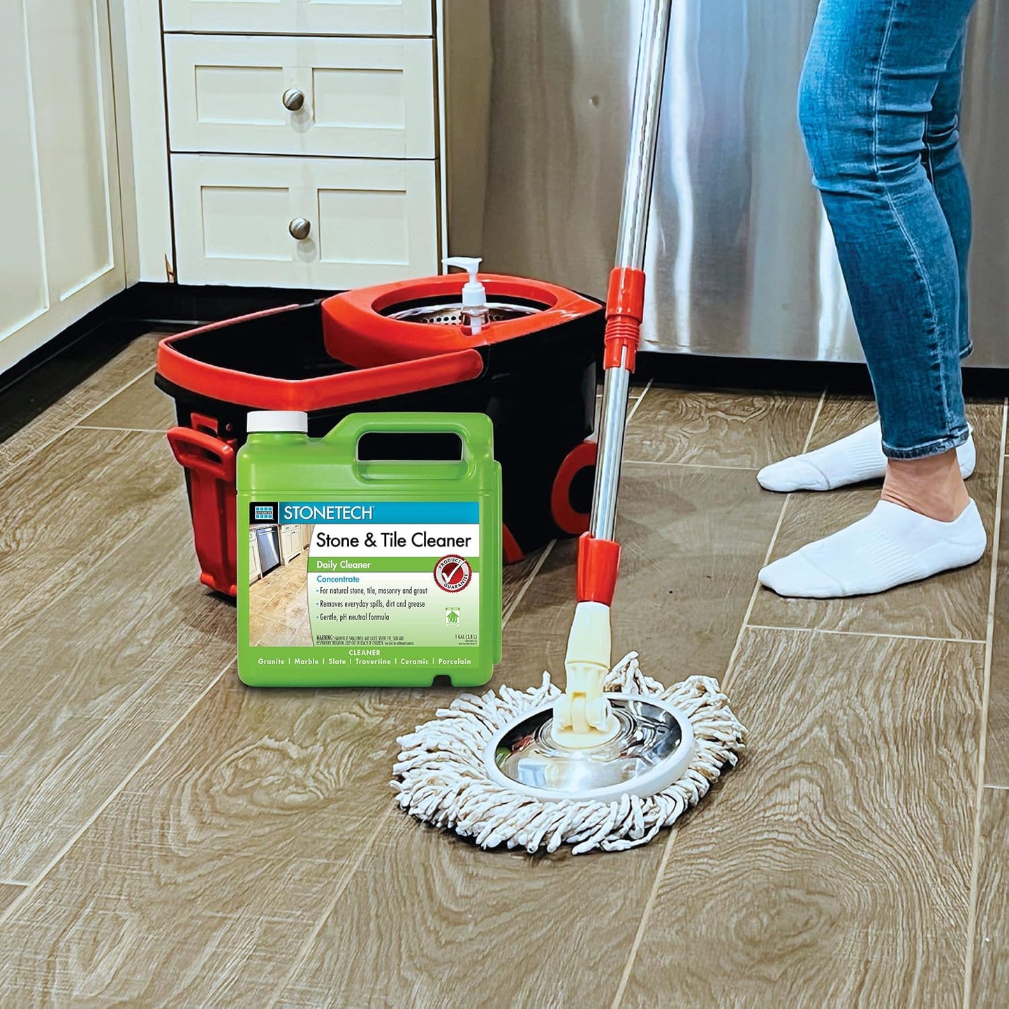 STONETECH Stone & Tile Cleaner, 1 Gallon (3.8L) Bottle