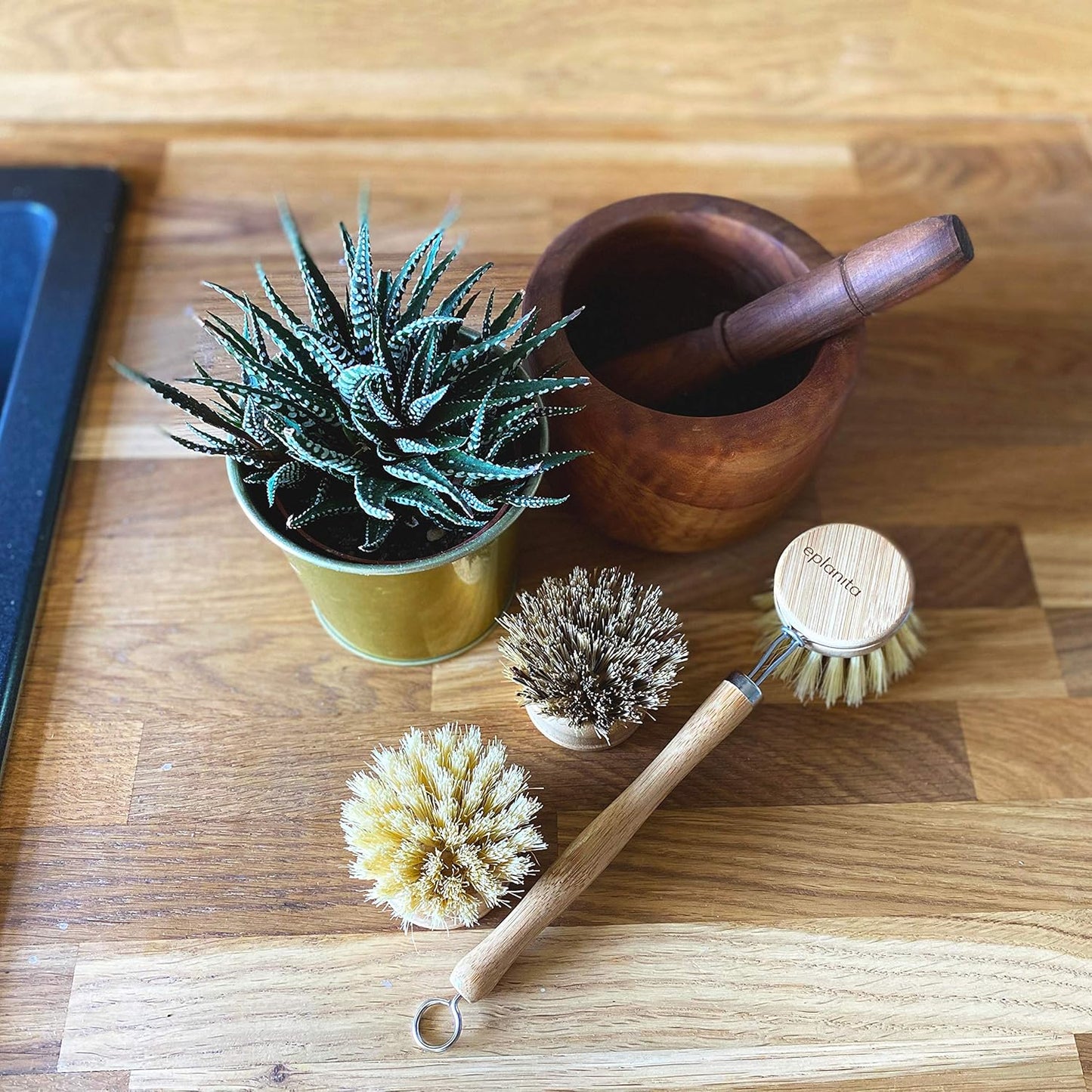 eplanita Natural Dish Brush, 3 Replacement Heads, Kitchen Eco Bamboo Scrubber Brushes, Extra Plant Sponge, Plastic Free Washing Up, Zero Waste Cleaning