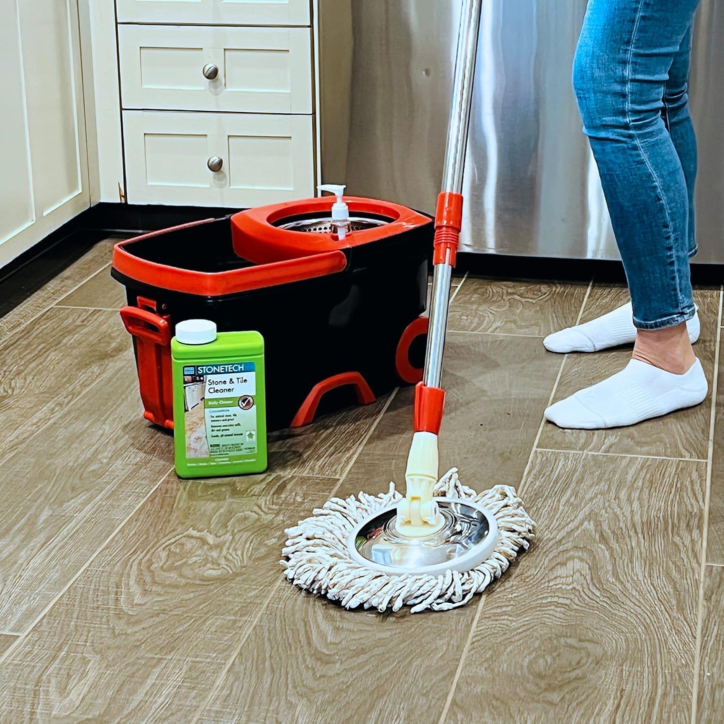 StoneTech Daily Cleaner for Stone & Tile cleaner, 24-Ounce (.710L) Spray Bottle