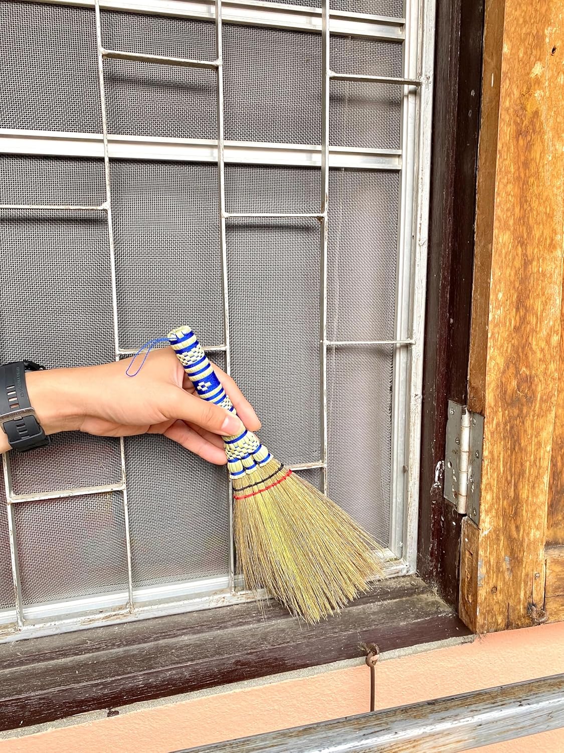 Small Corn Wisk Brush Broom 11 Inch Blue, Red Flagged Indoor Heavy Duty Multi Surface Hard & Soft Floor 100% Handmade(Blue), AW038-AW0038, length 11 Inch, wide 4.5 inch,