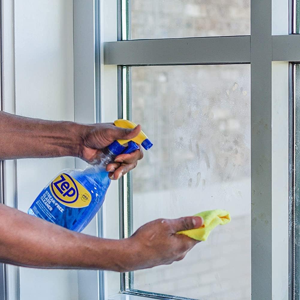 Streak-Free Glass Cleaner - 32 Oz (Case of 12) ZU112032- Professional Grade Formula that Cleans Dirt, Fingerprints, Grime, Smoke Haze, and Toothpaste on Windows, Mirrors, and Other Glass Surfaces